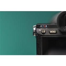 Sony ILCE7RM3B A7R III Full Frame Camera [4K Video] (Body Only)